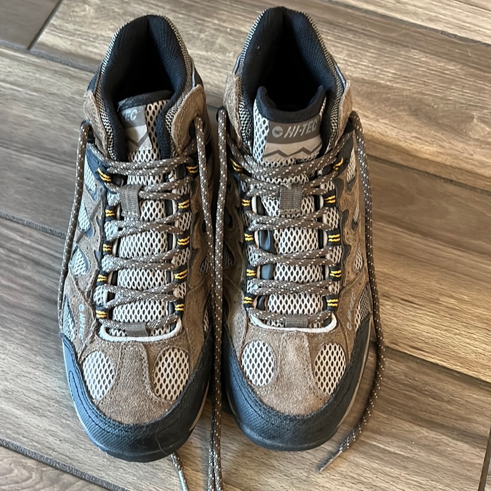 Mens Hi Tech Hiking Boots Size 8